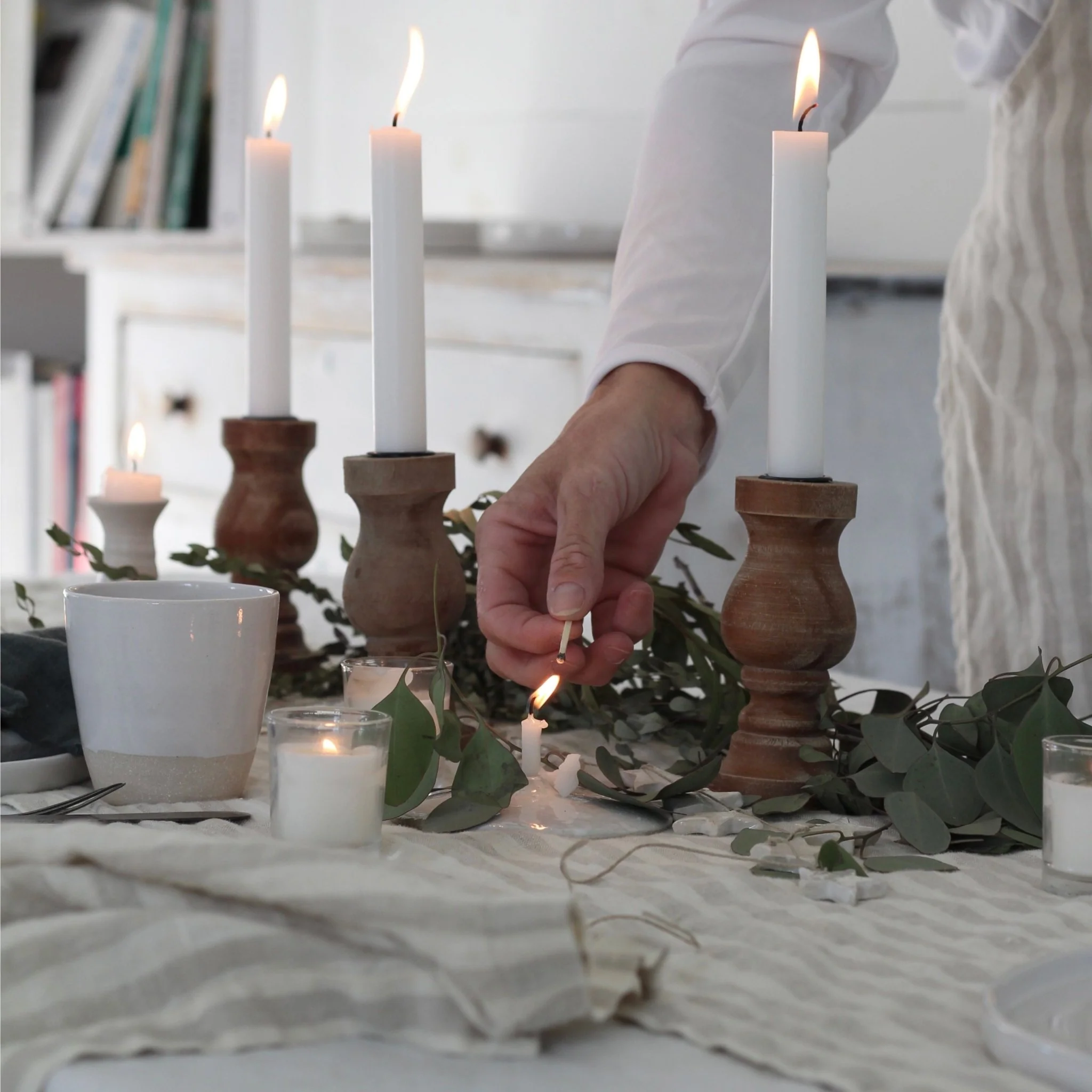 Natural White Stripes Linen Table Runner - Image 3