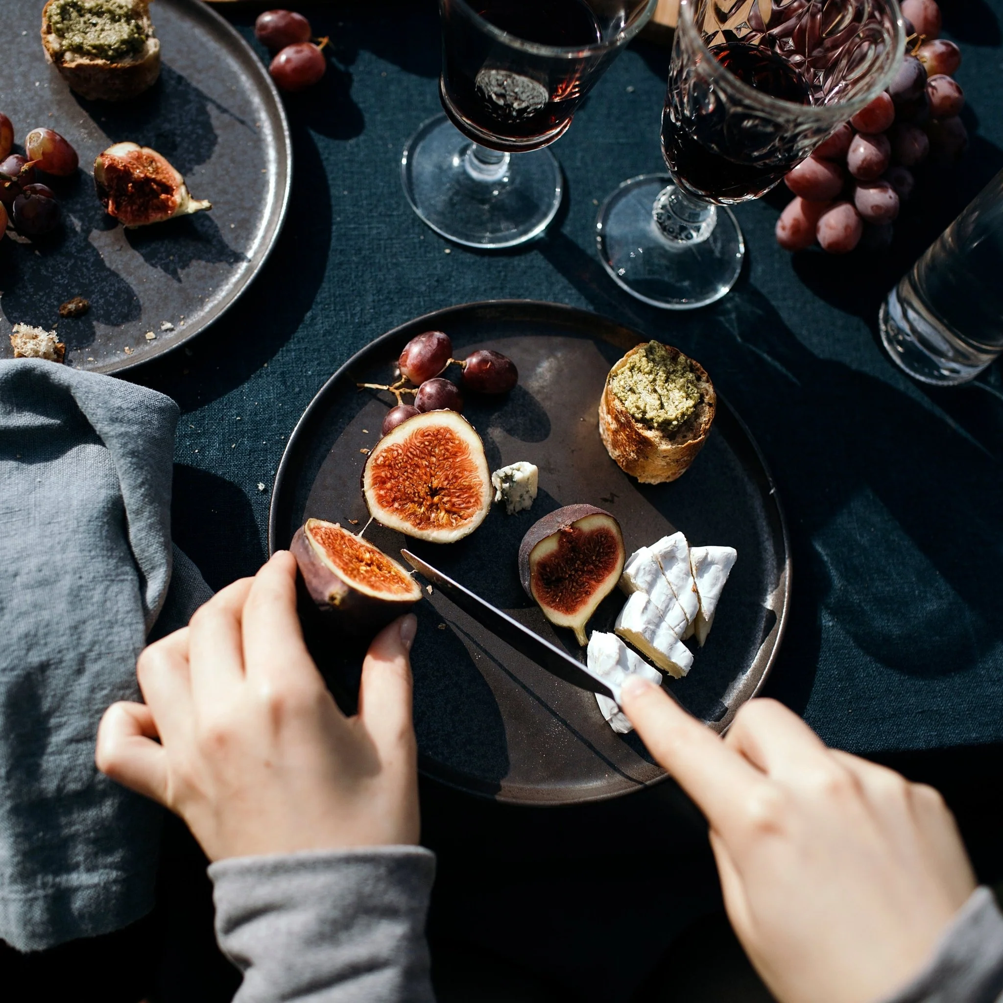 Deep Water Linen Tablecloth - Image 3