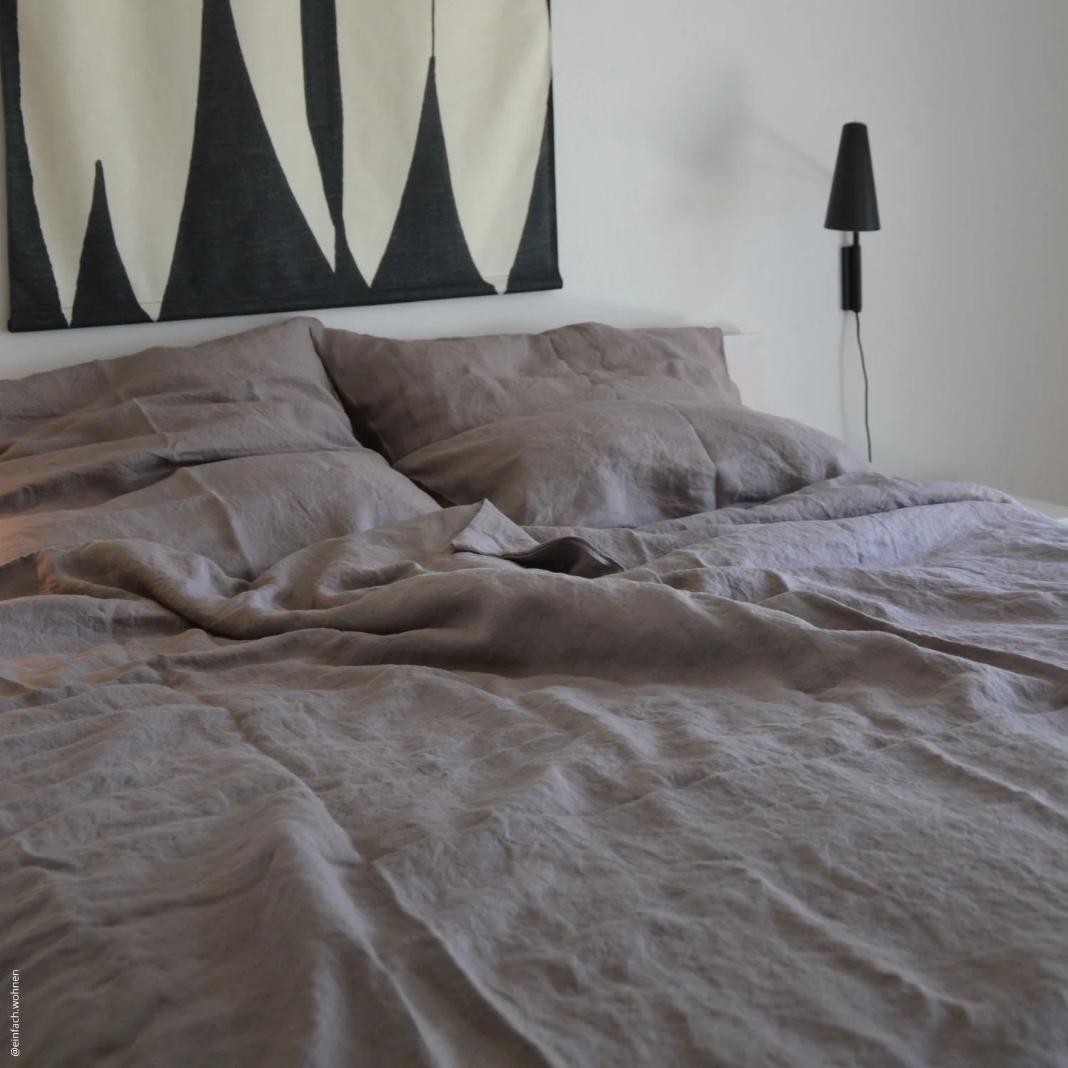 Ash Linen Pillowcase - Image 3