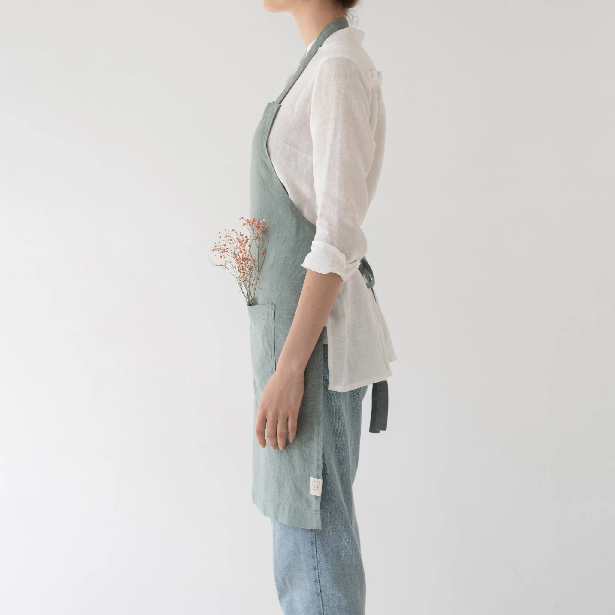 Green Milieu Linen Daily Apron - Image 2