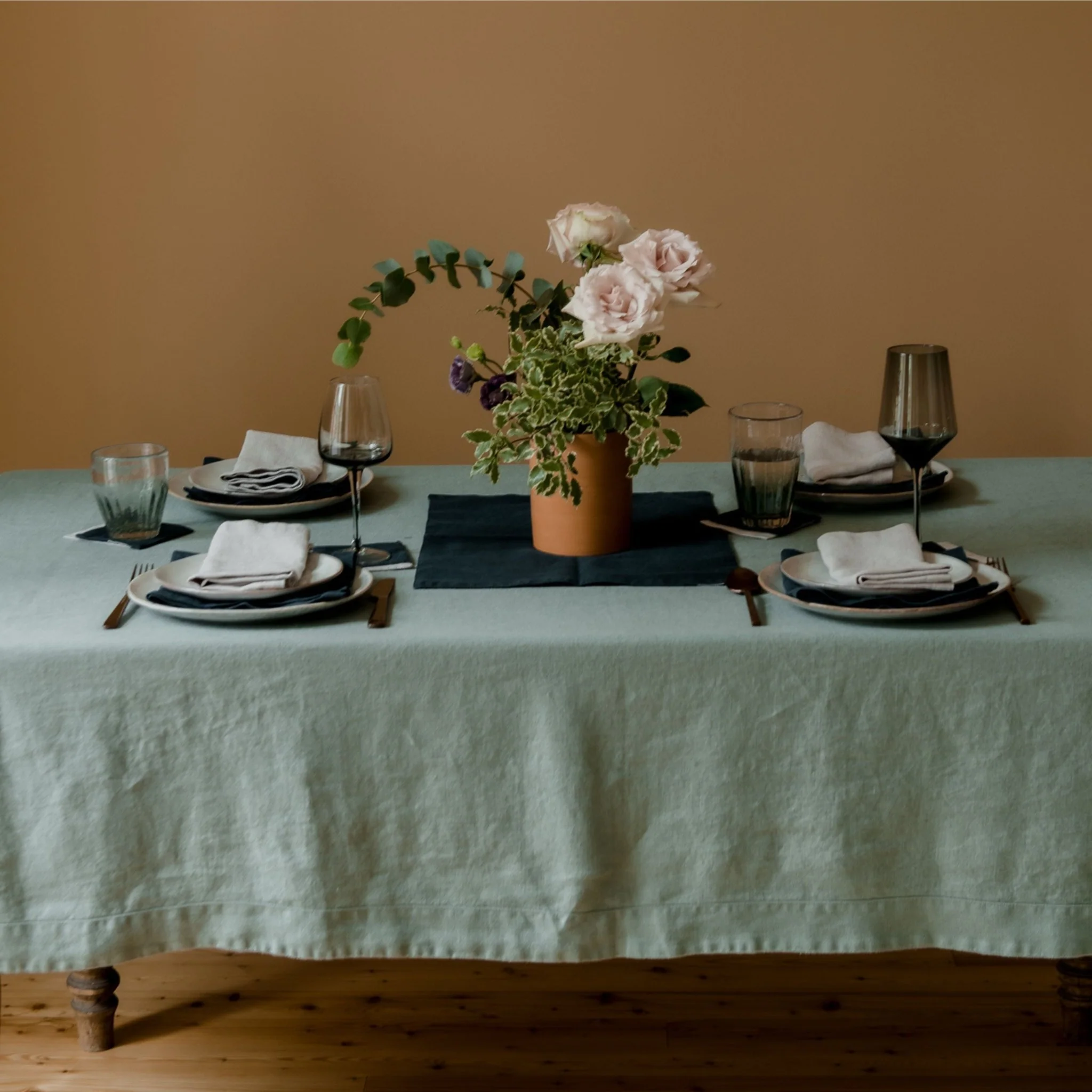 Green Milieu Linen Tablecloth - Image 4
