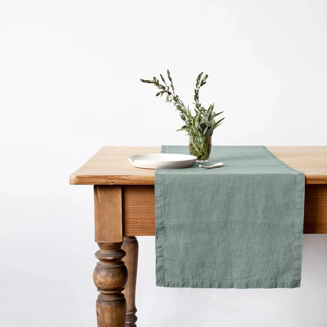 Green Milieu Linen Table Runner