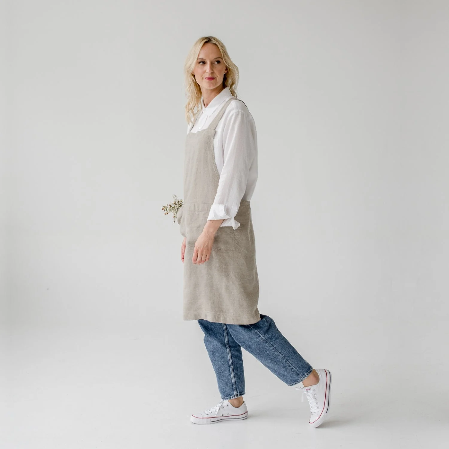 Natural Linen Crossback Apron - Image 2