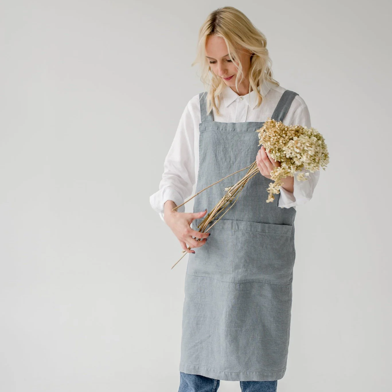 Blue Fog Linen Crossback Apron - Image 3