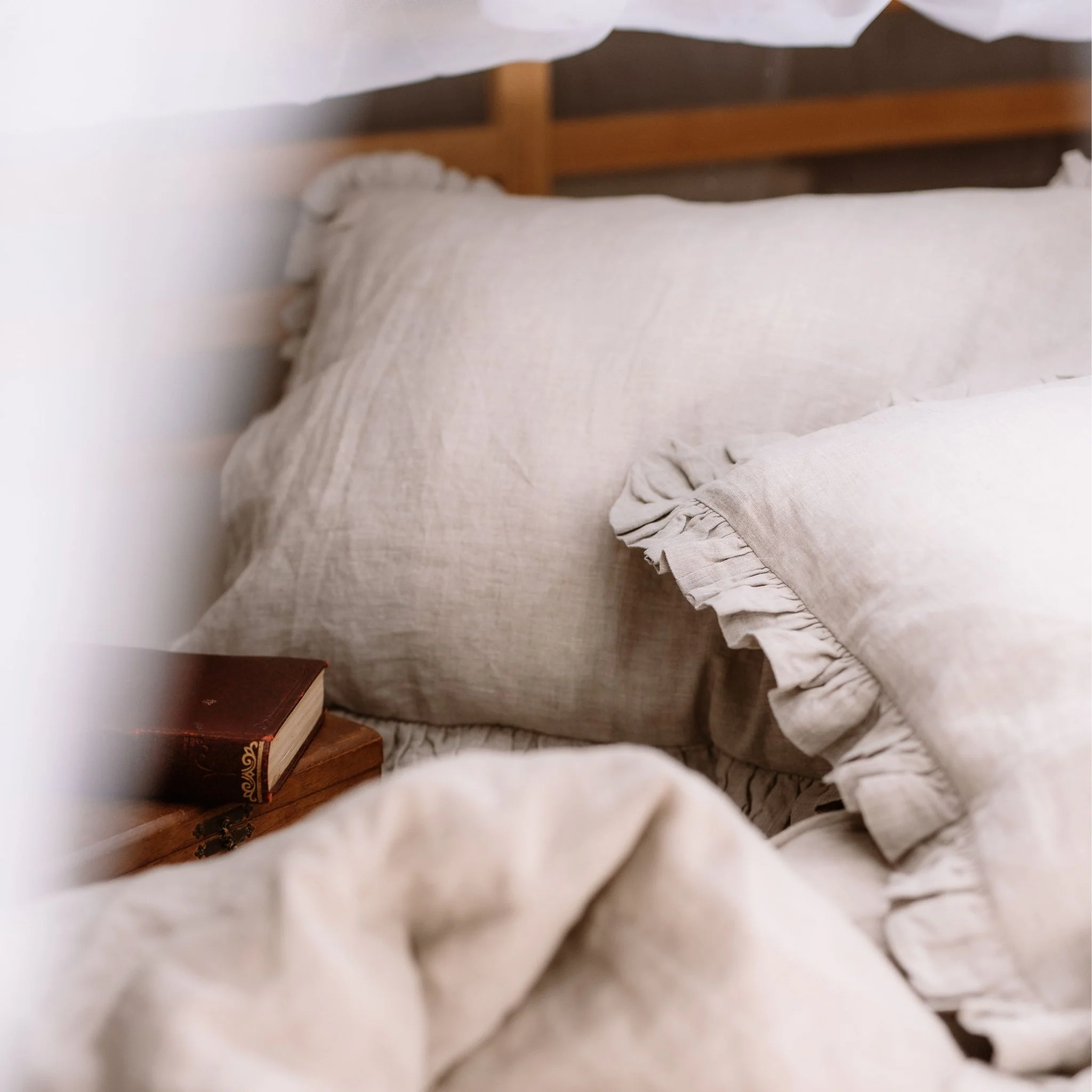 Melange Linen Pillowcase with Frills - Image 2