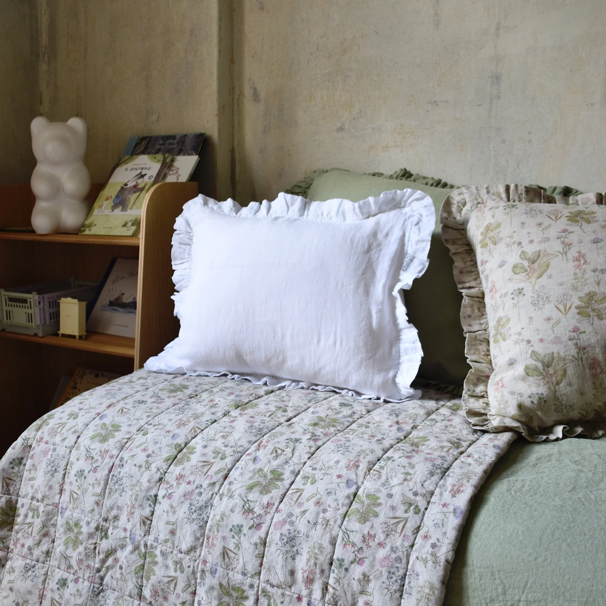 White Linen Pillowcase with Frills - Image 3