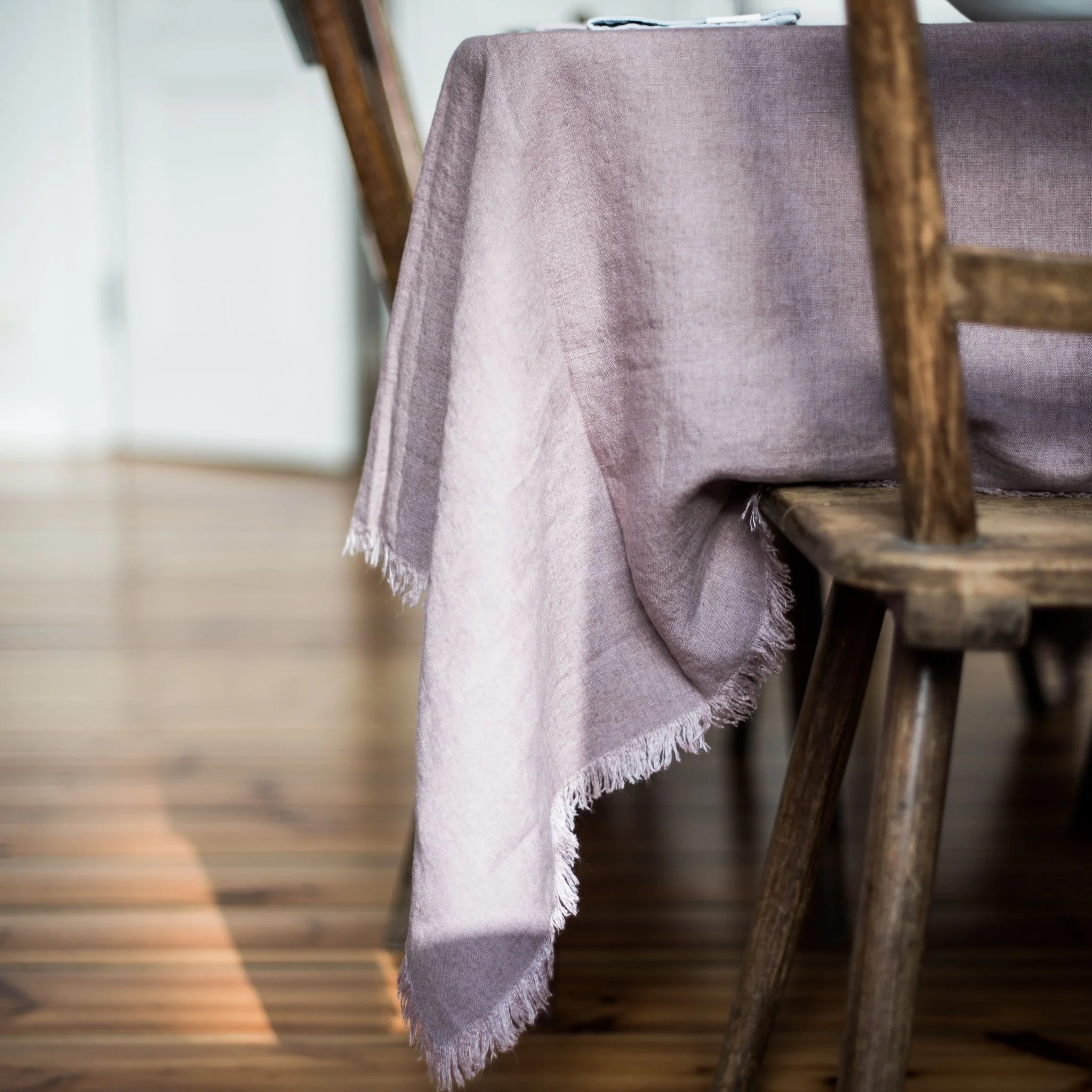 Ashes of Roses Linen Tablecloth with Fringes - Image 4