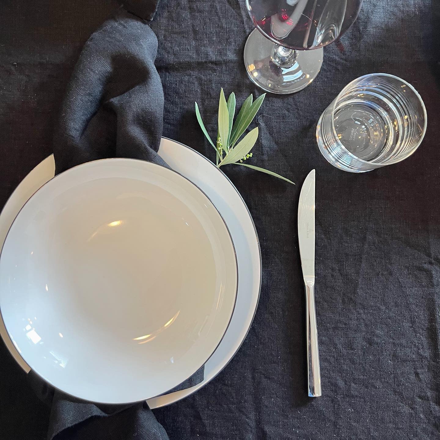 Black Linen Napkins Set of 2 - Image 3