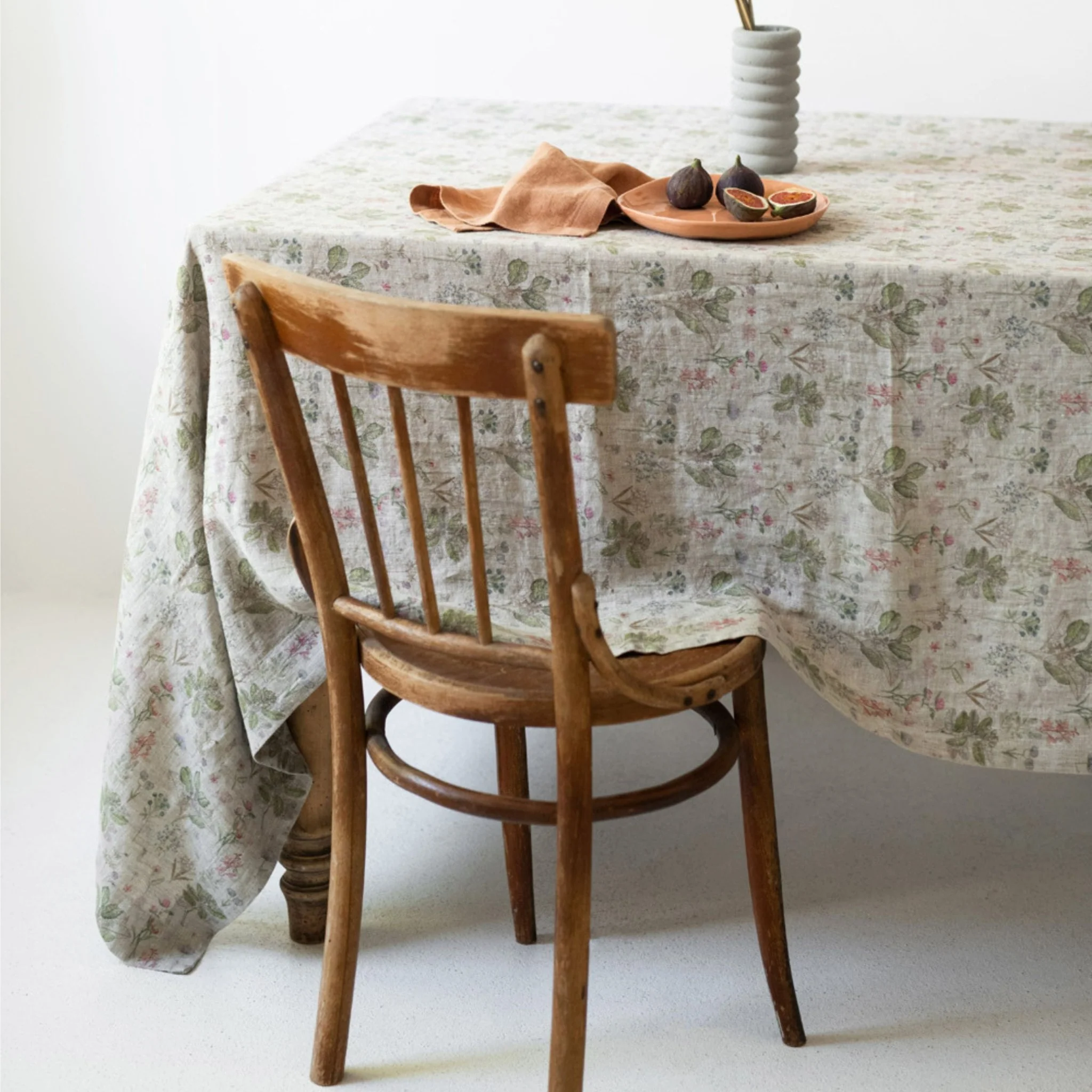 Botani Lightweight Linen Tablecloth - Image 2