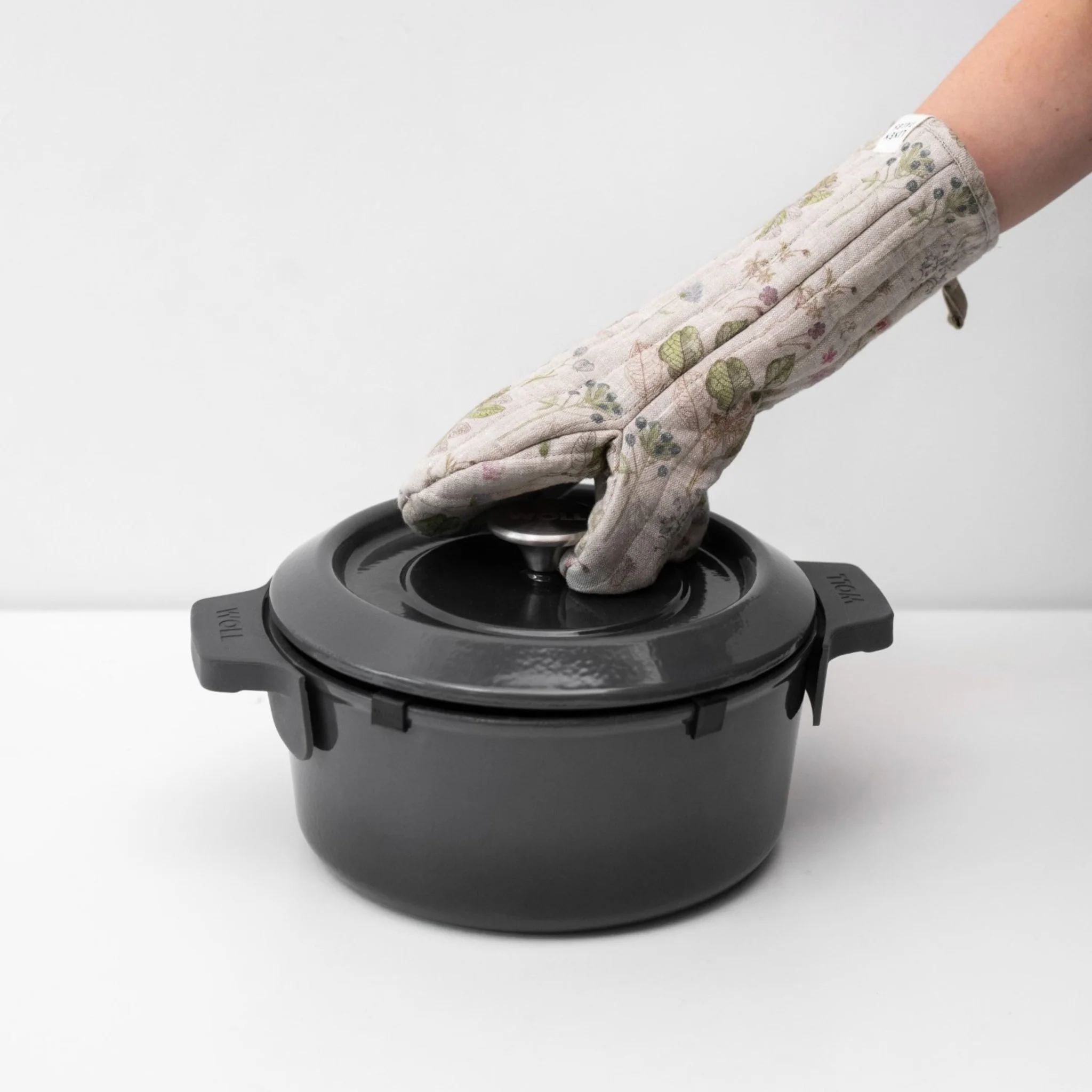Botany Linen Oven Mitt - Image 2
