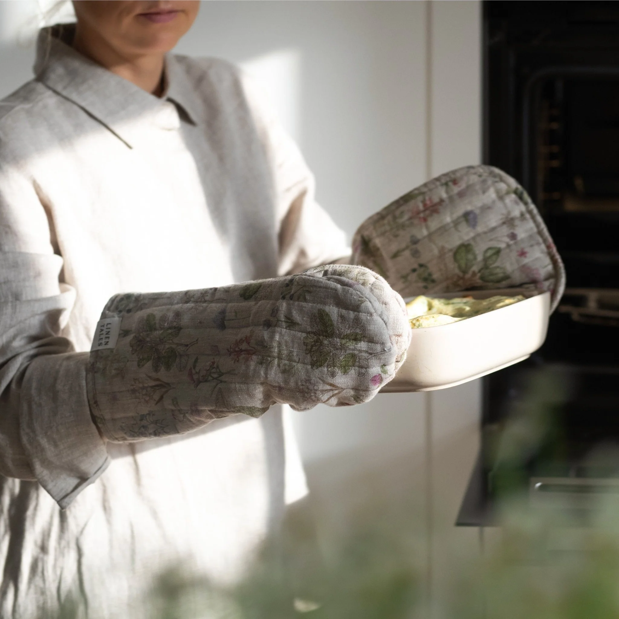 Botany Linen Oven Mitt - Image 4