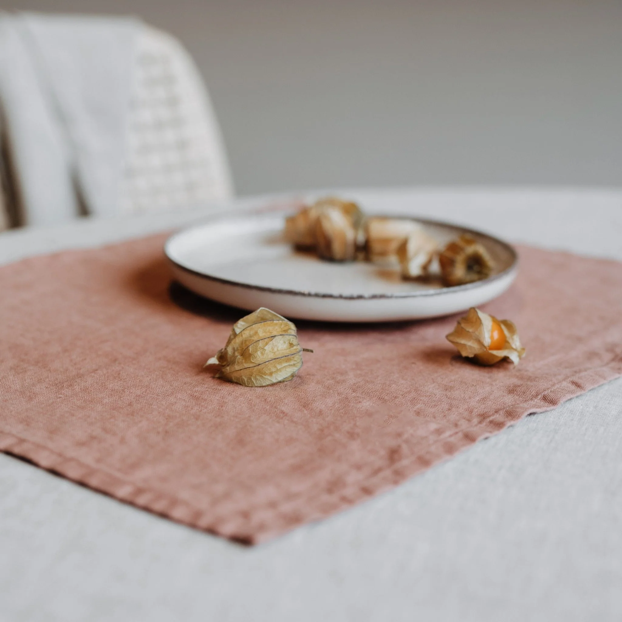 Cafe Creme Lightweight Linen Placemat - Image 3