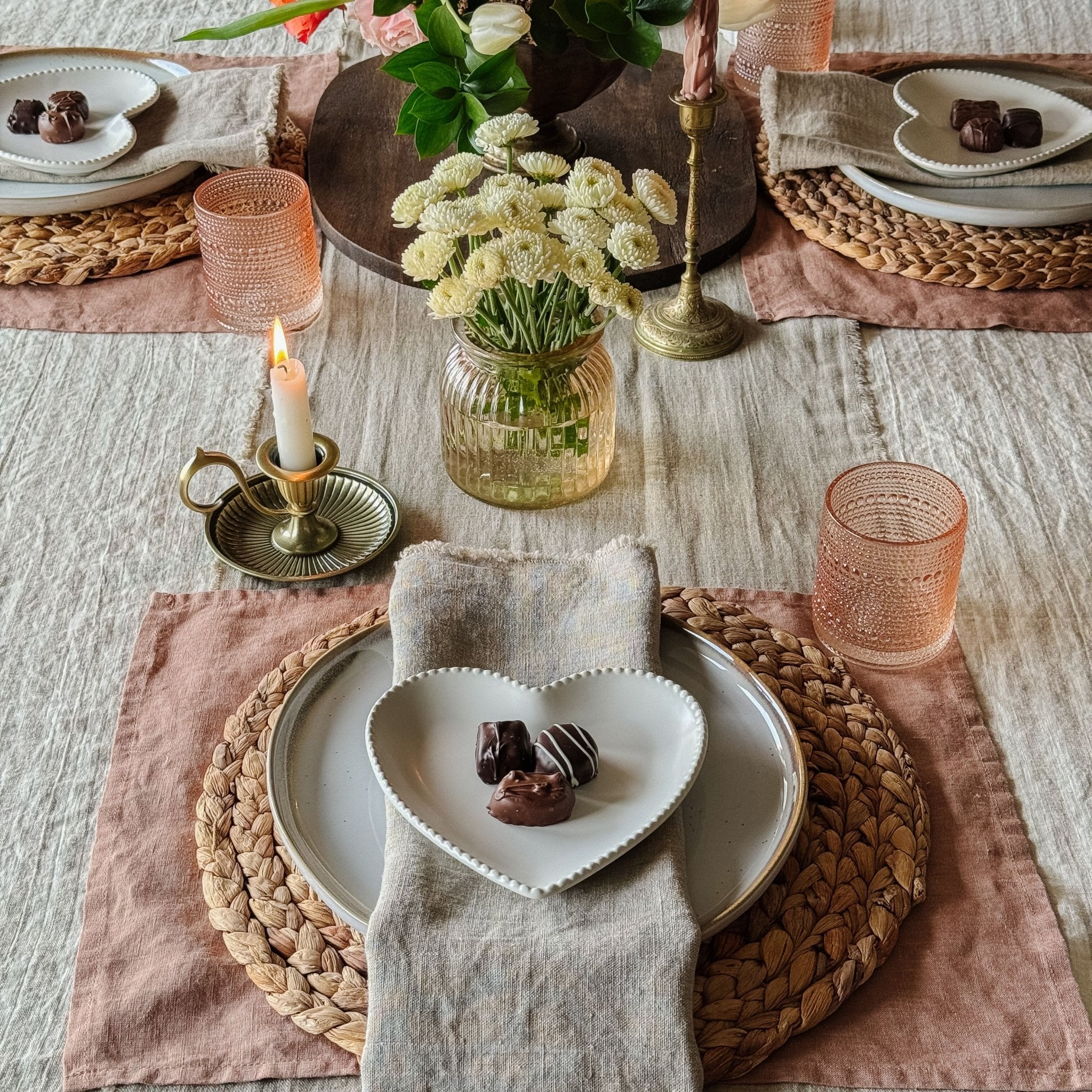 Cafe Creme Lightweight Linen Placemat - Image 4