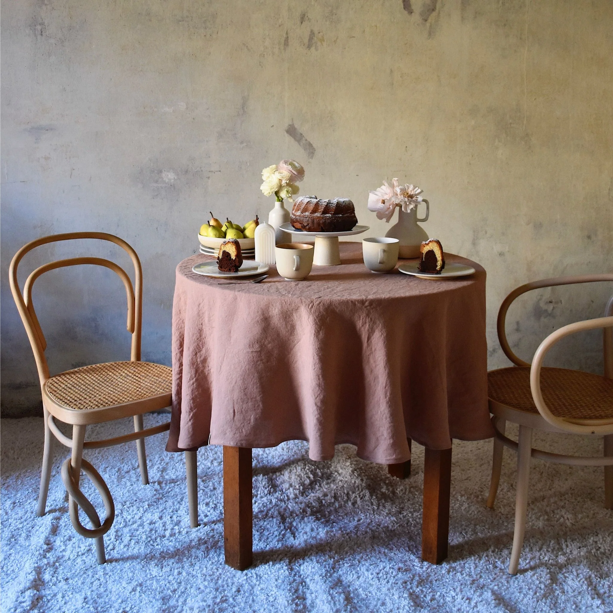 Cafe Creme Lightweight Linen Tablecloth - Image 4