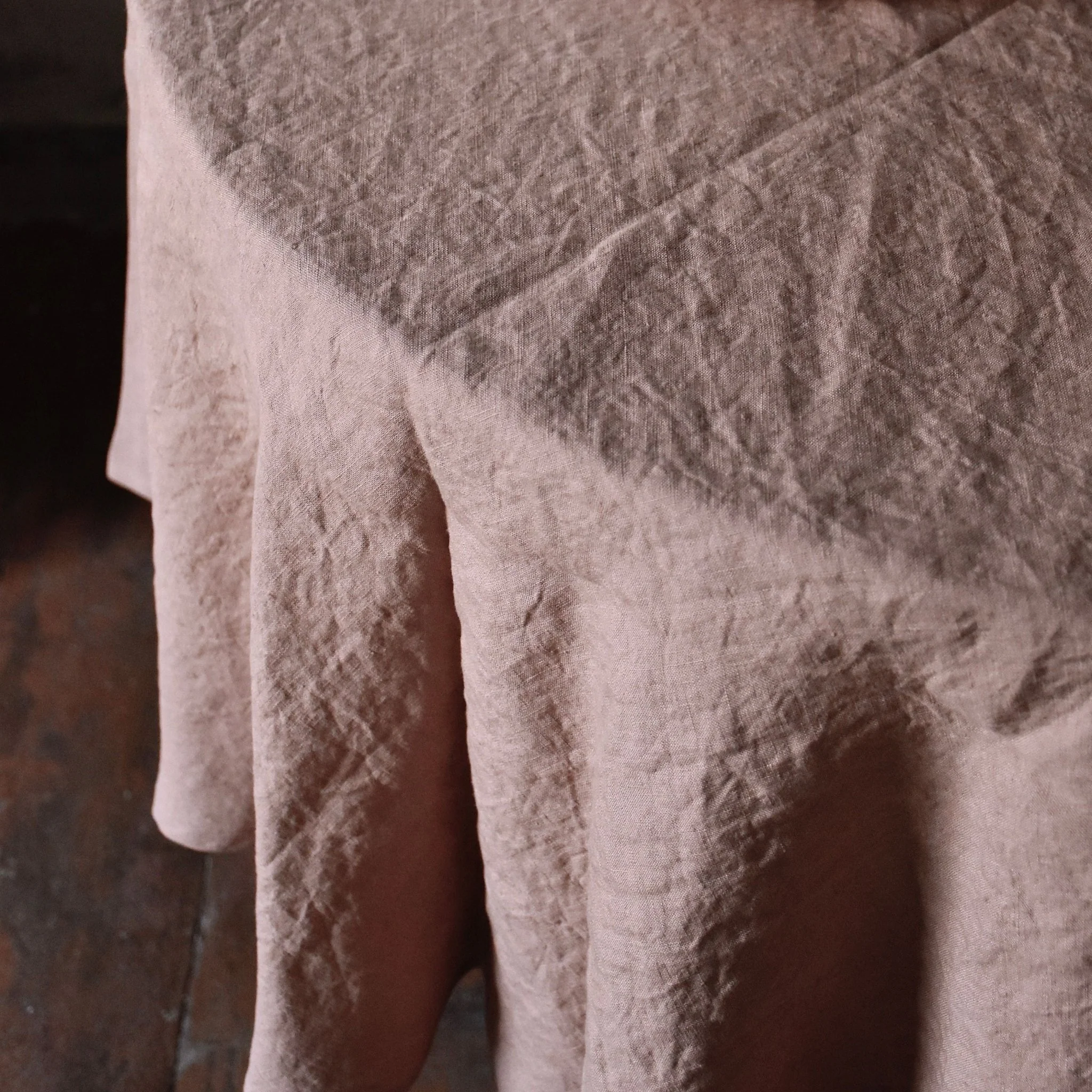 Cafe Creme Lightweight Linen Tablecloth - Image 5