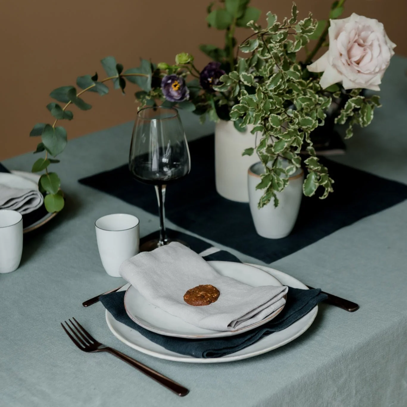 Deep Water Linen Placemat - Image 3