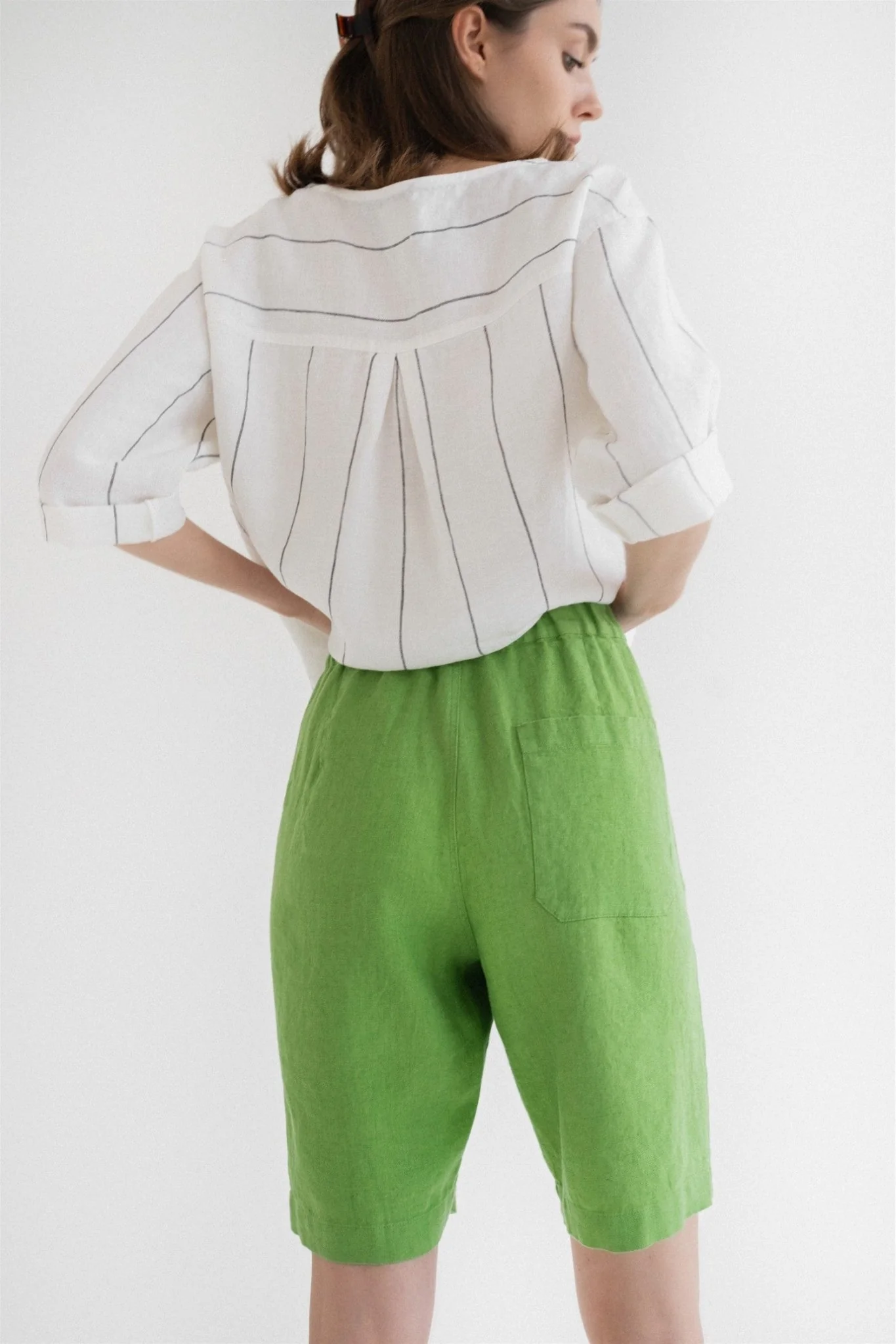 Foliage Green Linen Cumin Shorts - Image 2