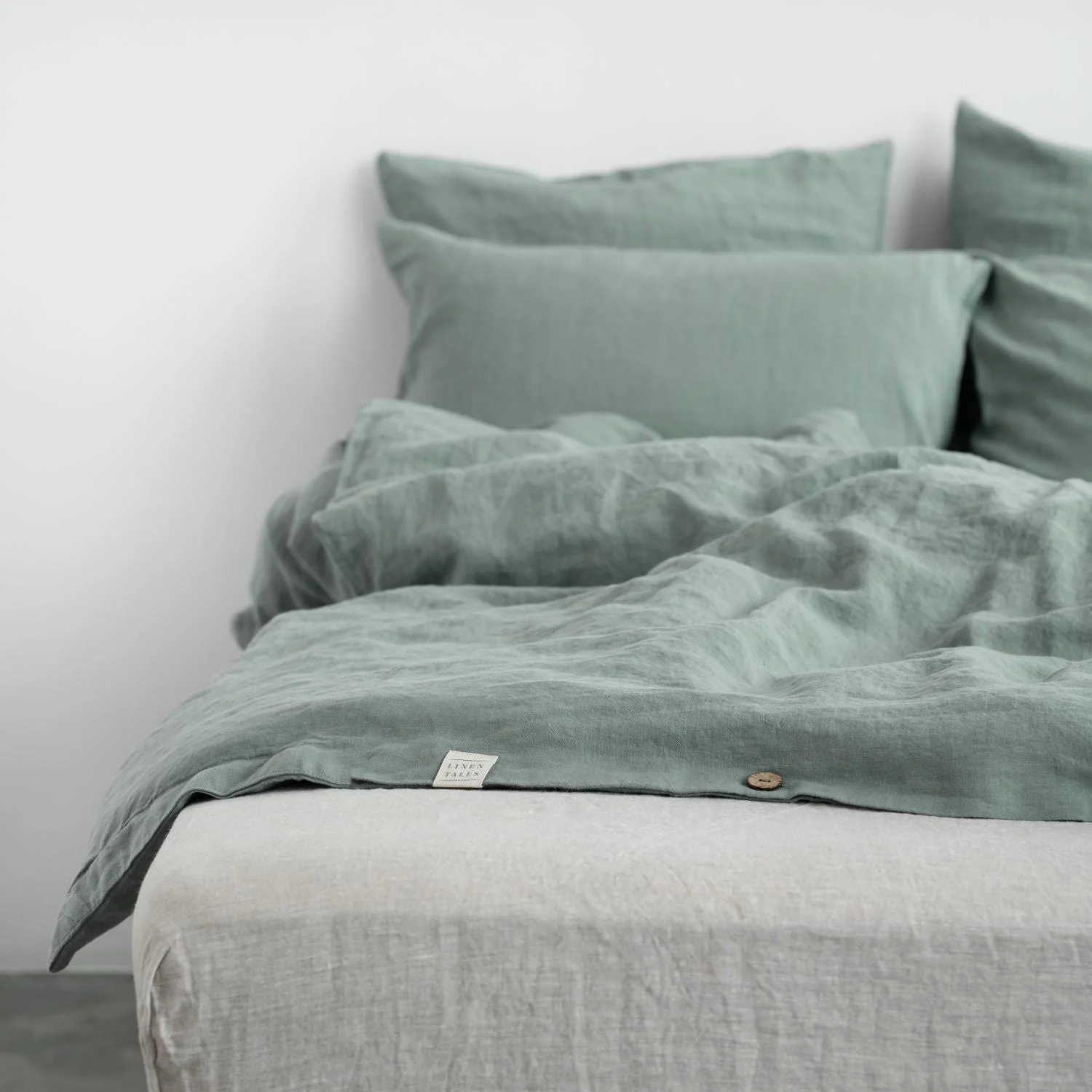 Green Milieu Linen Duvet Cover Set - Image 4