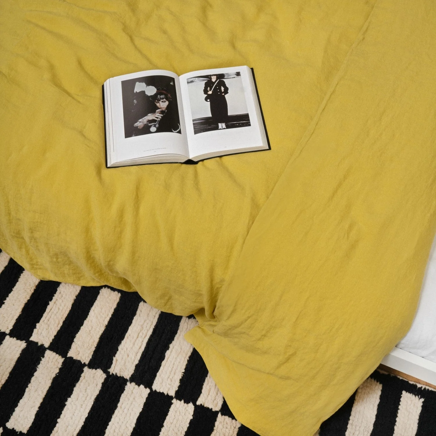 Lemon Curry Linen Duvet Cover Set - Image 6