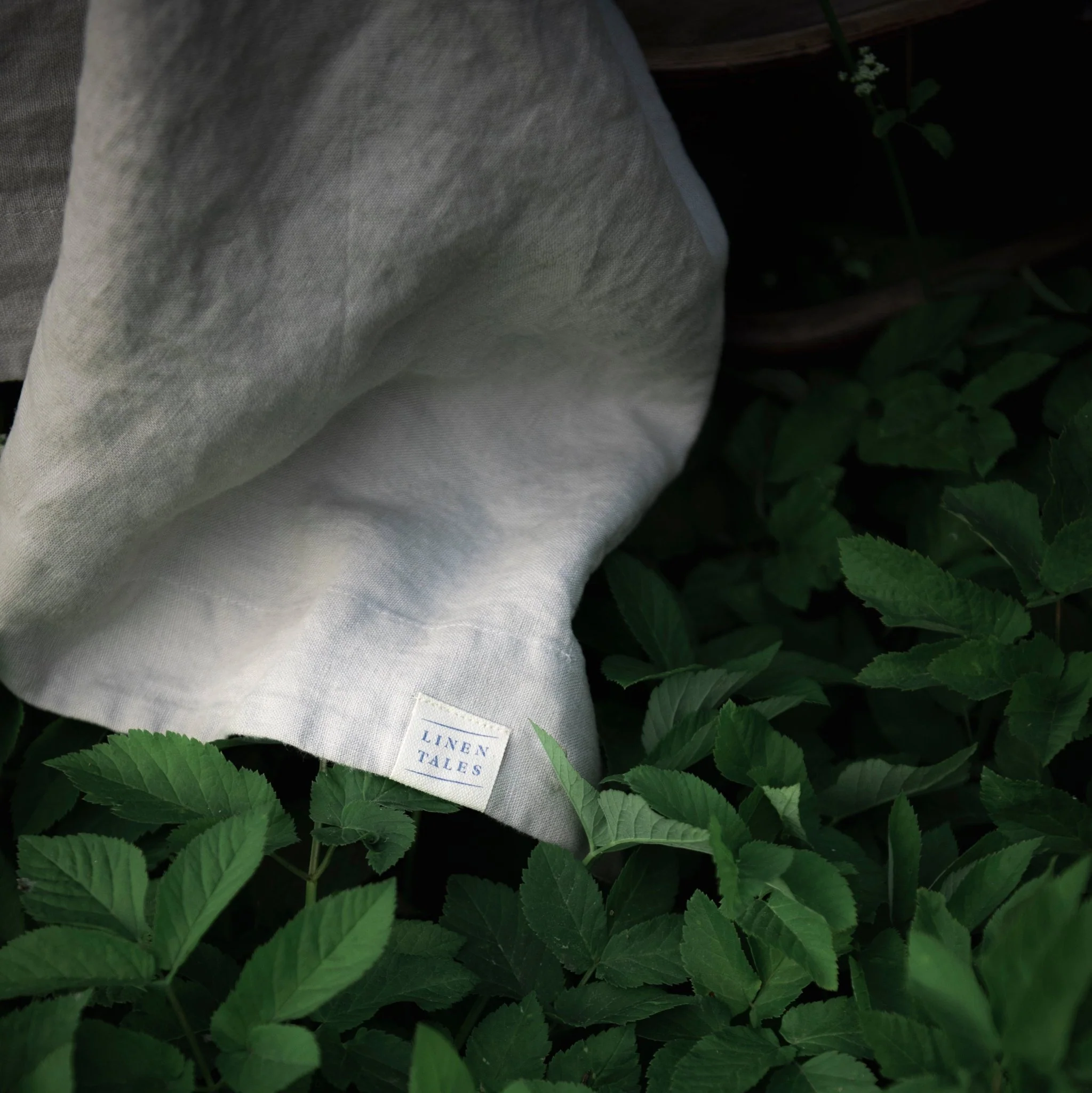 Light Grey Linen Tablecloth - Image 3
