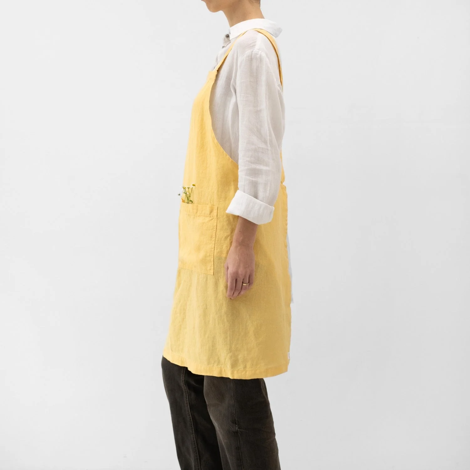 Butter Linen Crossback Apron - Image 2