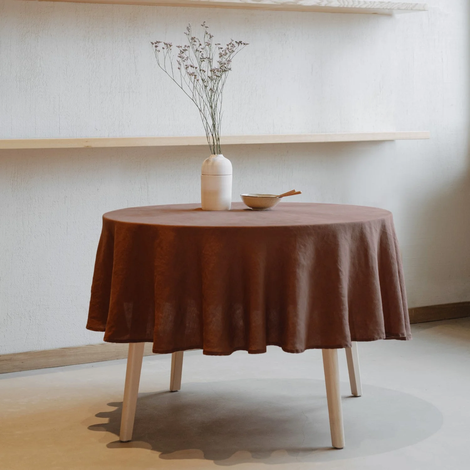 Chocolate Lightweight Linen Round Tablecloth