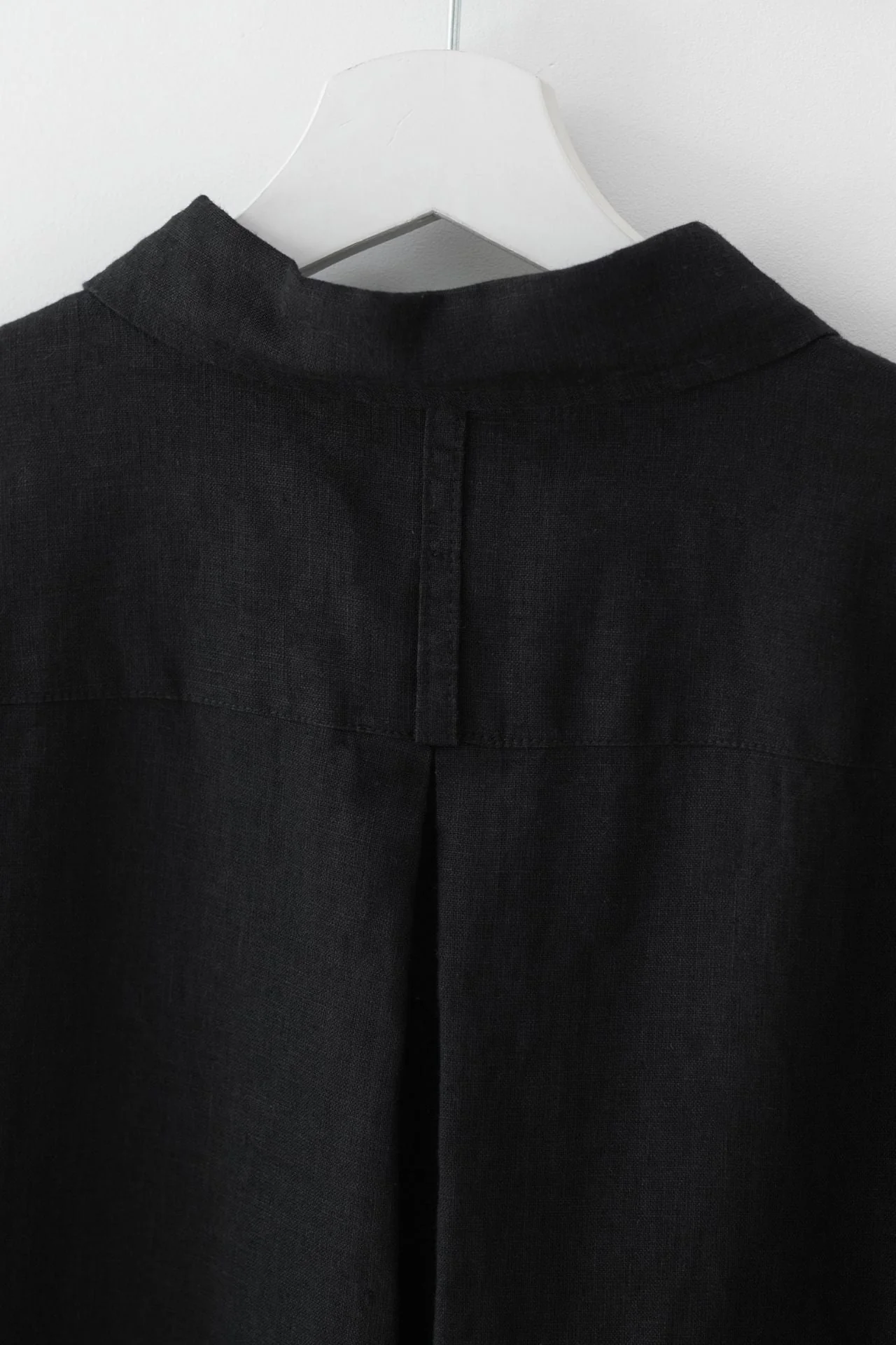 Black Linen Larch Shirt - Image 11