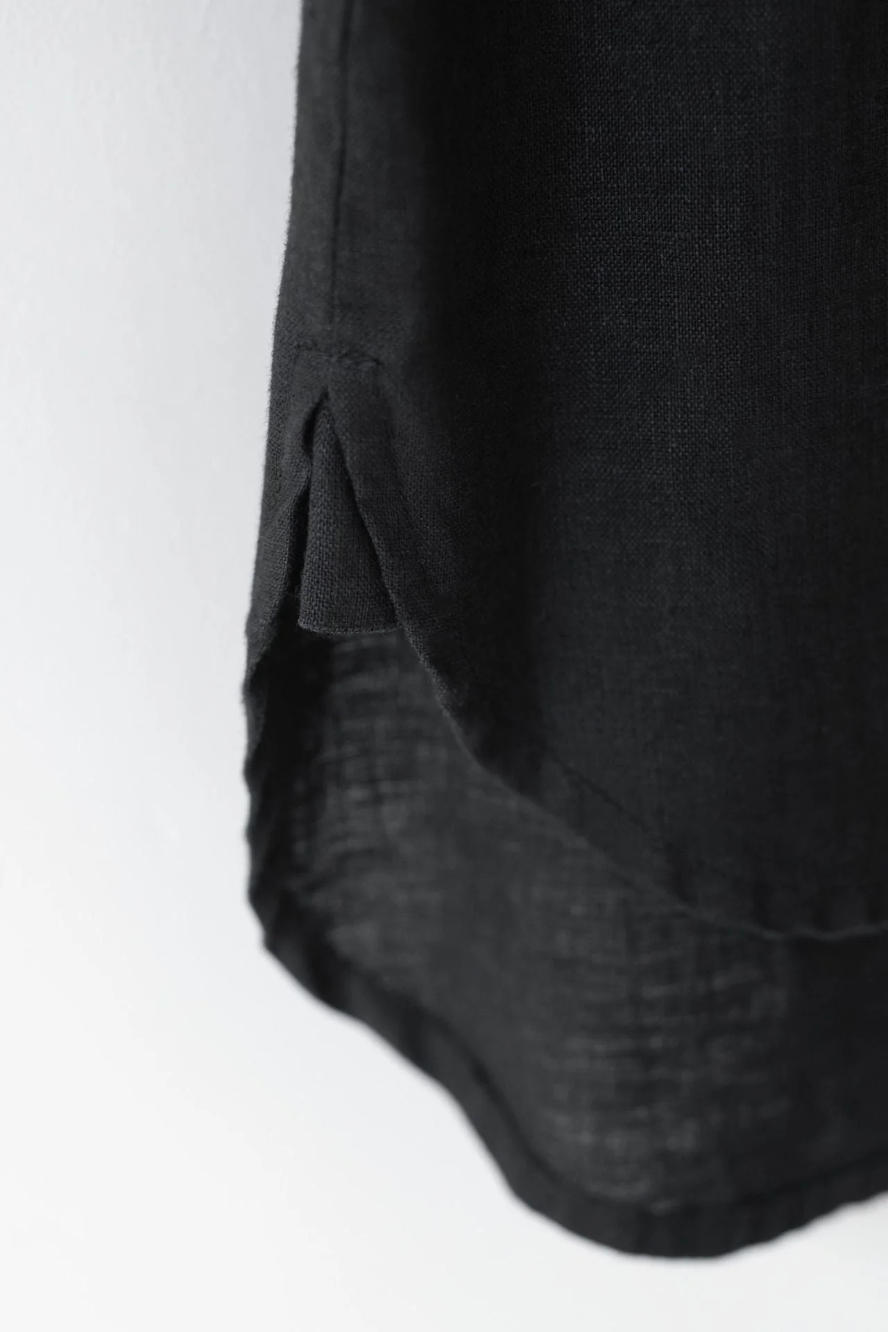 Black Linen Larch Shirt - Image 9