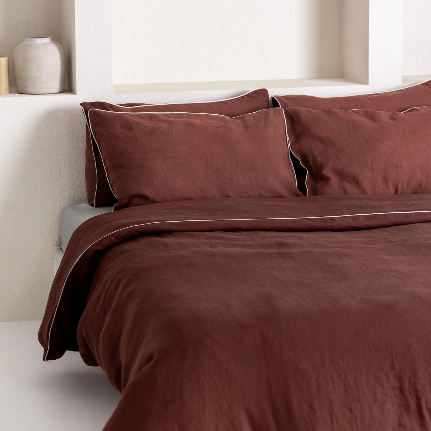 Chocolate Linen Duvet Cover Set with White Piping - Image 3
