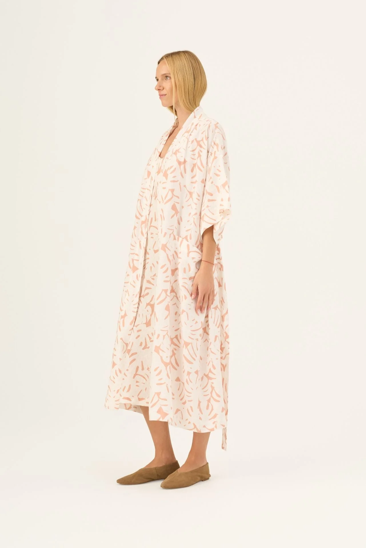 White Monstera Linen Summer Bathrobe - Image 3
