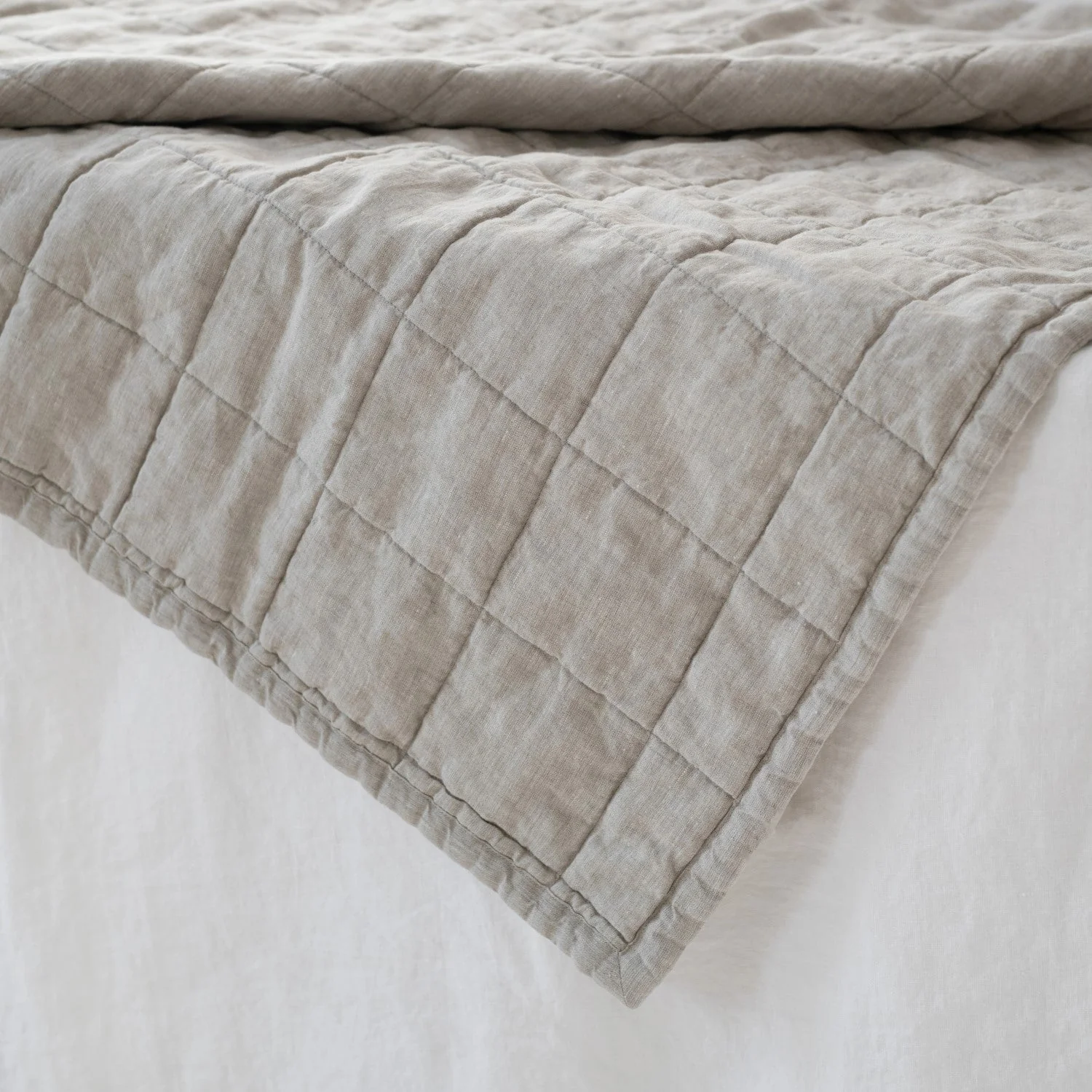 Melange Linen Quilted Blanket - Image 5