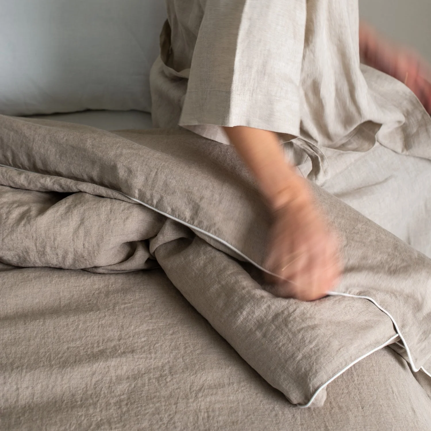 Natural Linen Duvet Cover Set with White Piping - Image 6