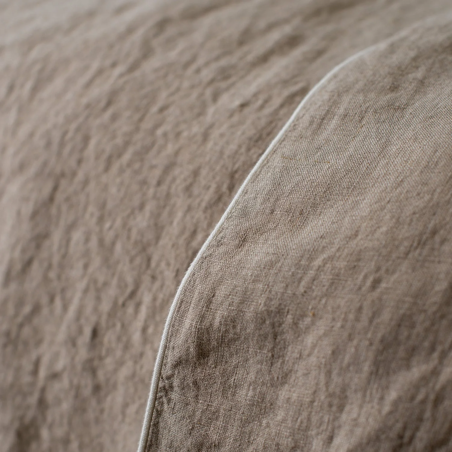 Natural Linen Duvet Cover Set with White Piping - Image 7
