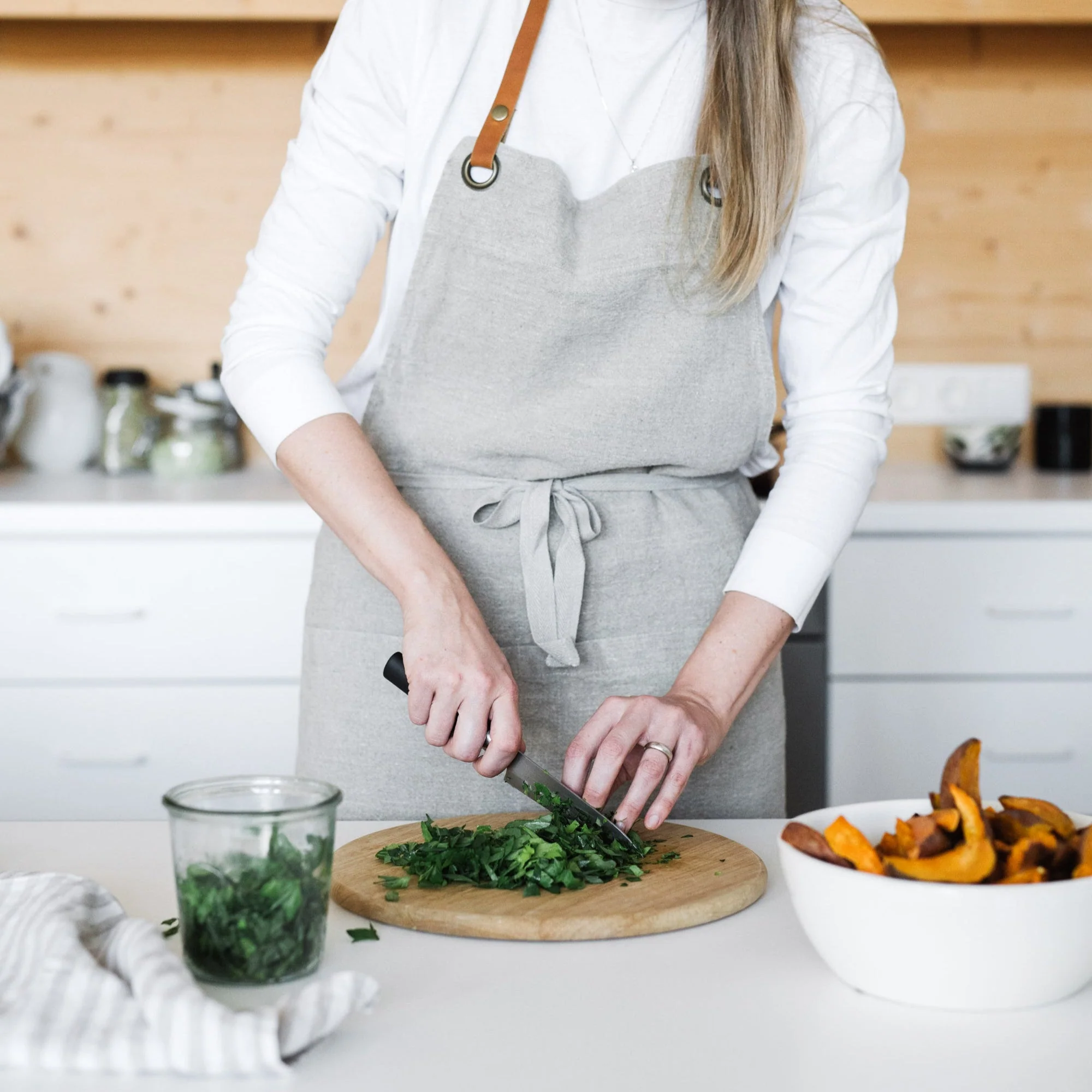 Natural Linen Luxury Apron - Image 2
