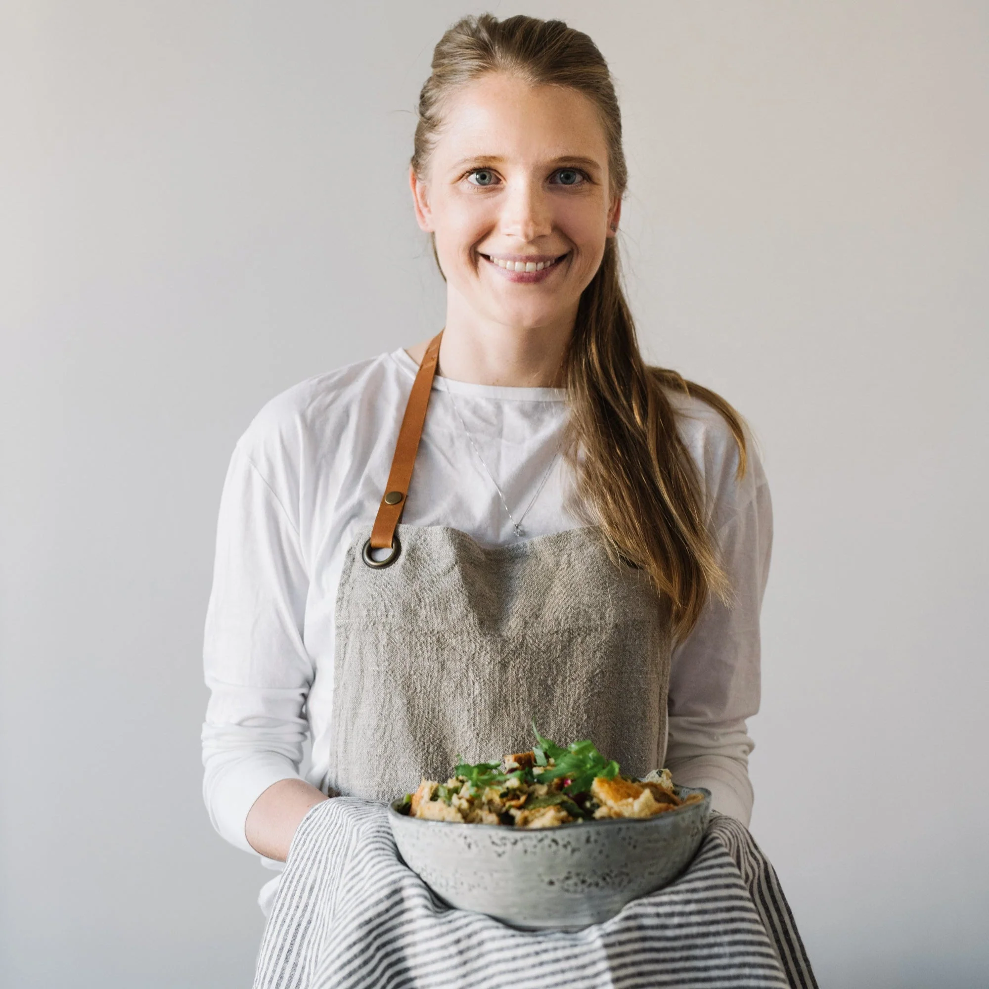 Natural Linen Luxury Apron - Image 4