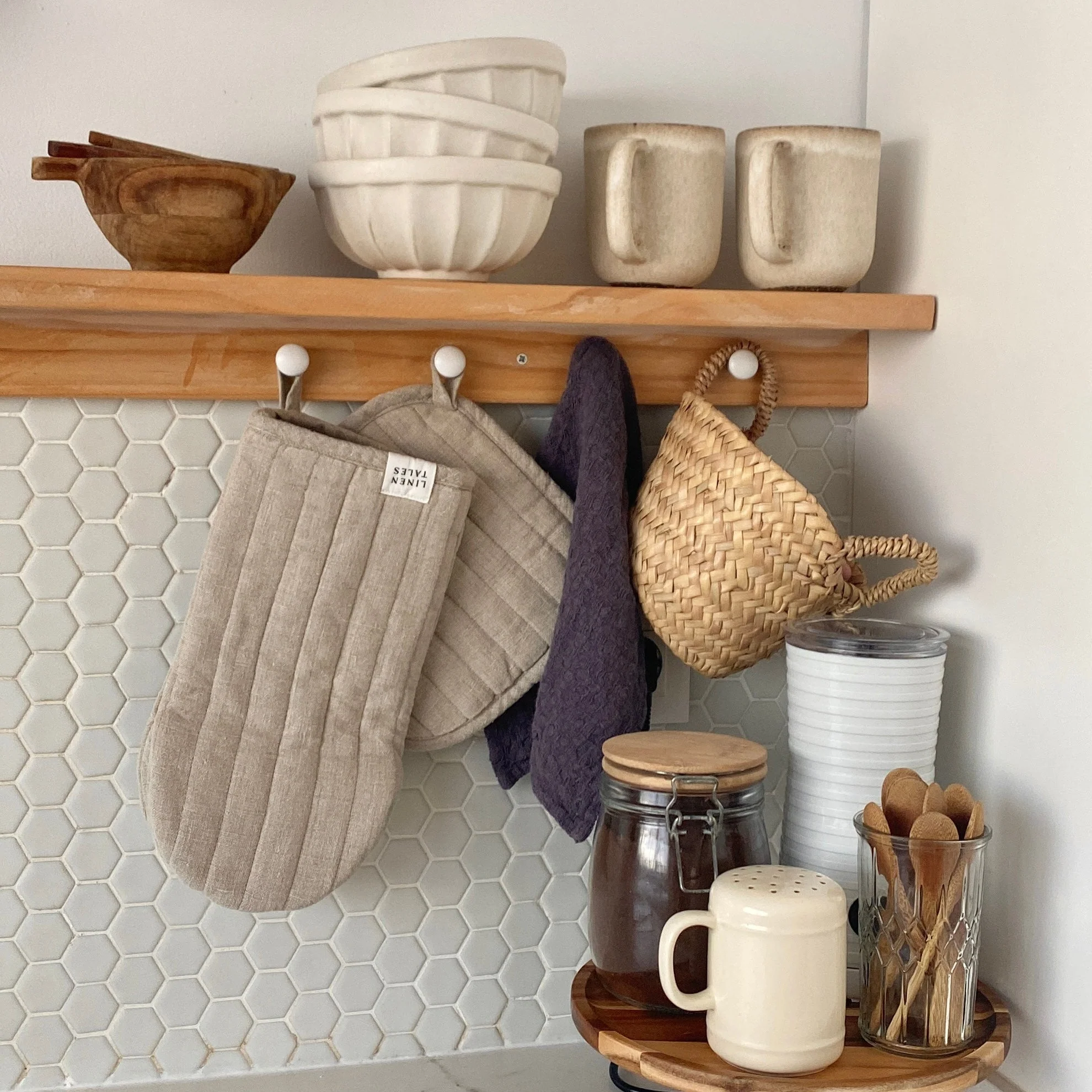 Natural Linen Oven Mitt - Image 3