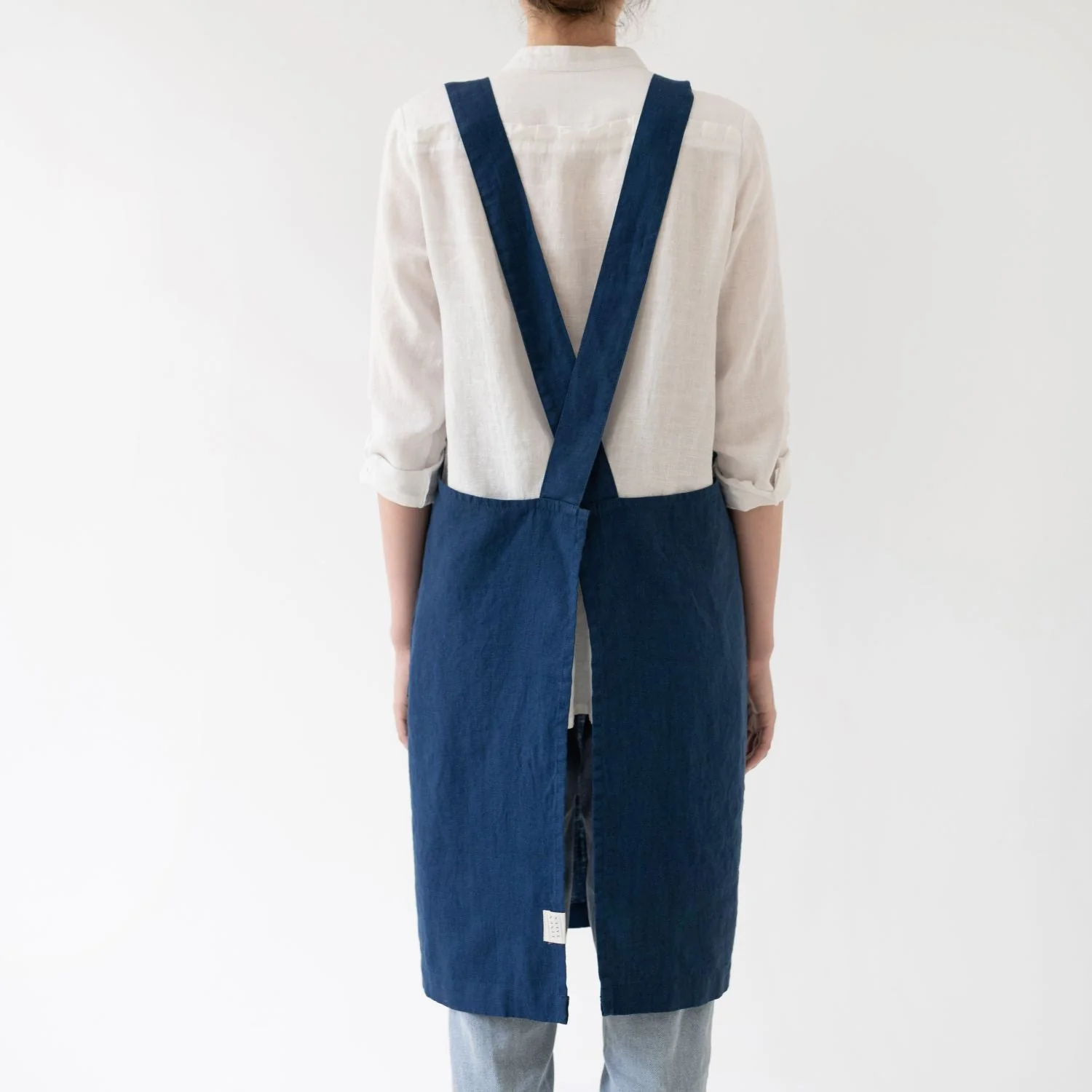Navy Linen Crossback Apron - Image 3