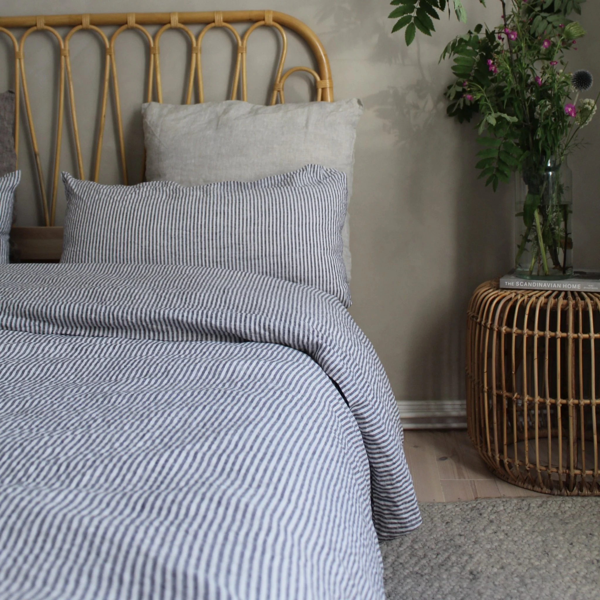 Thin Black Stripes Linen Duvet Cover Set - Image 5
