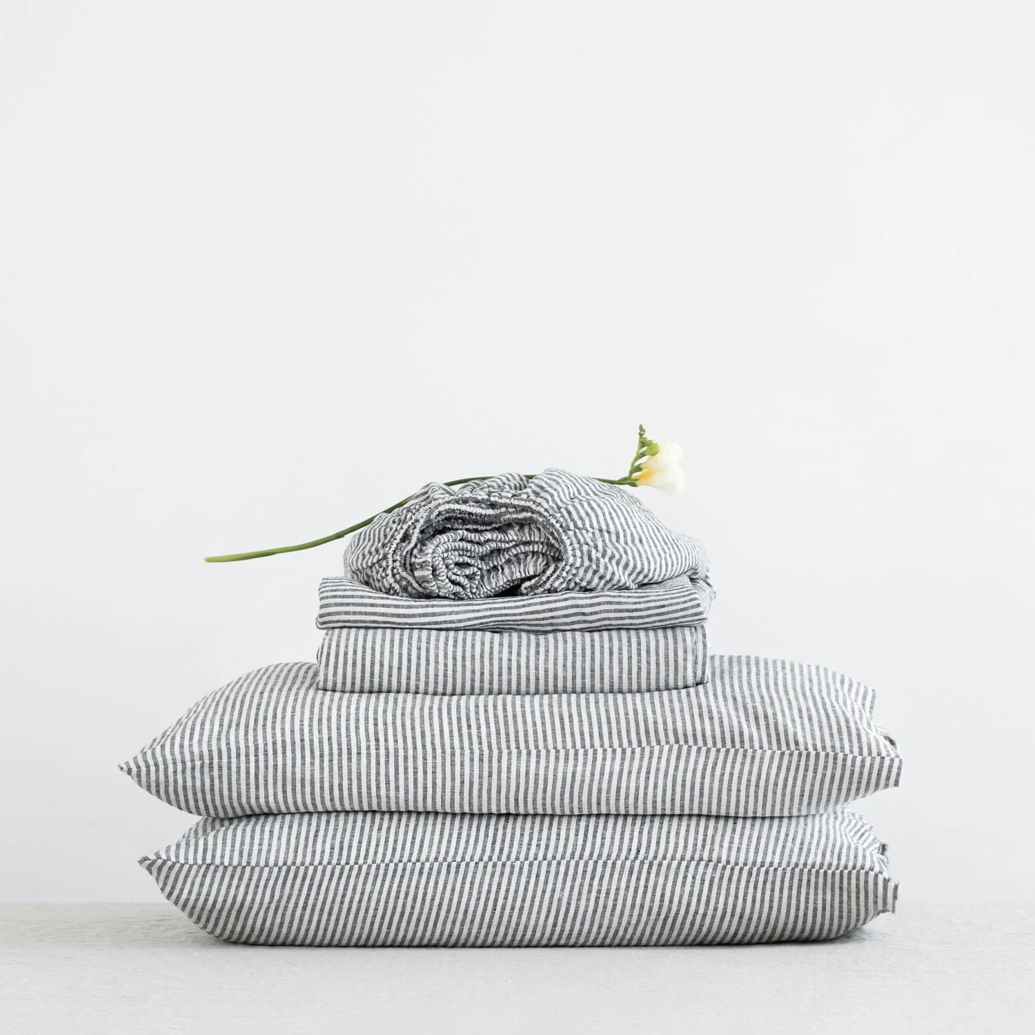 Thin Black Stripes Linen Sheet Set - Image 2
