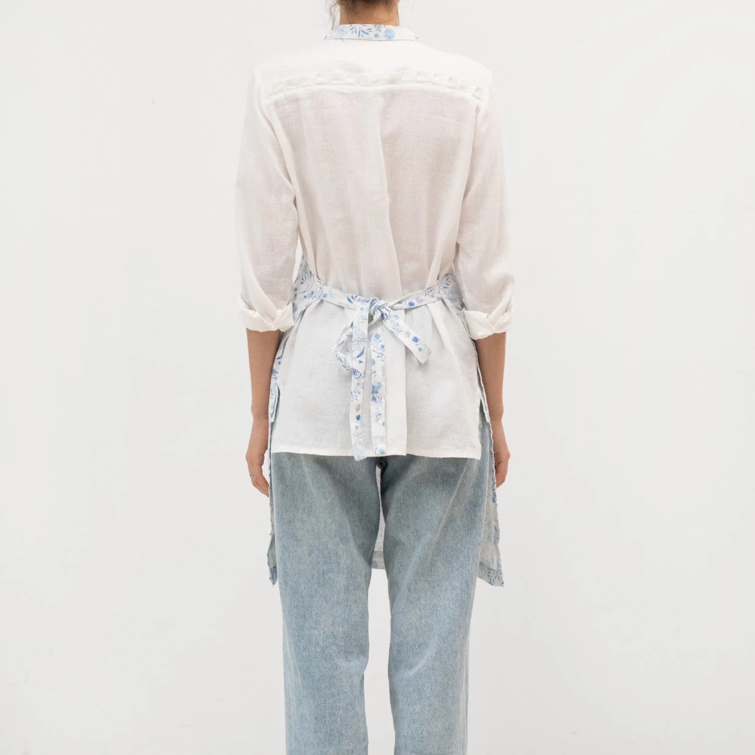 White Botanical Blue Linen Daily Apron - Image 3
