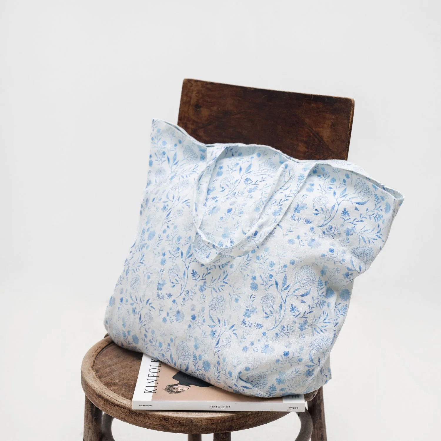 White Botanical Blue Linen Big Bag