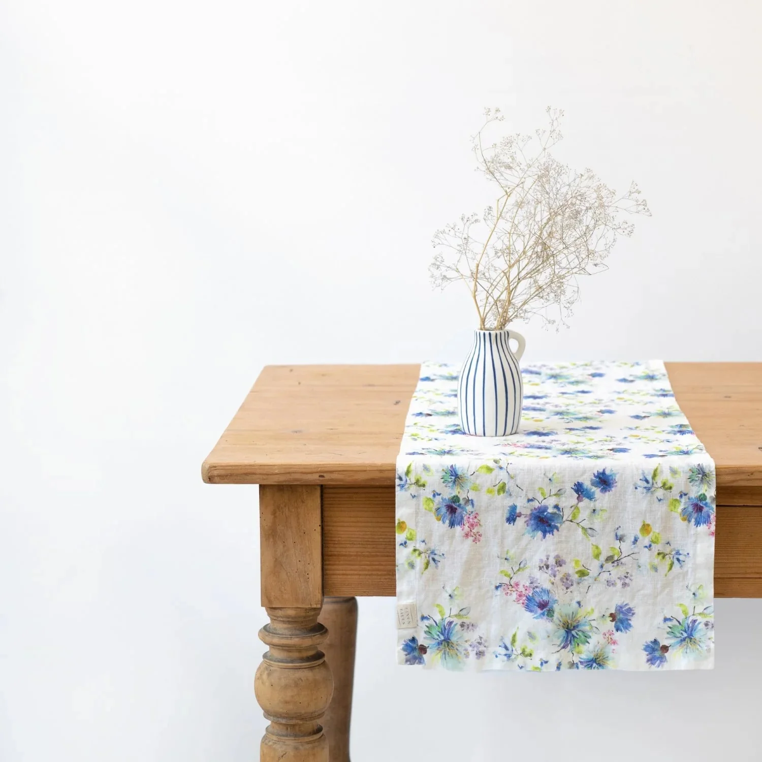 LIMITED EDITION White Flowers Linen Table Runner