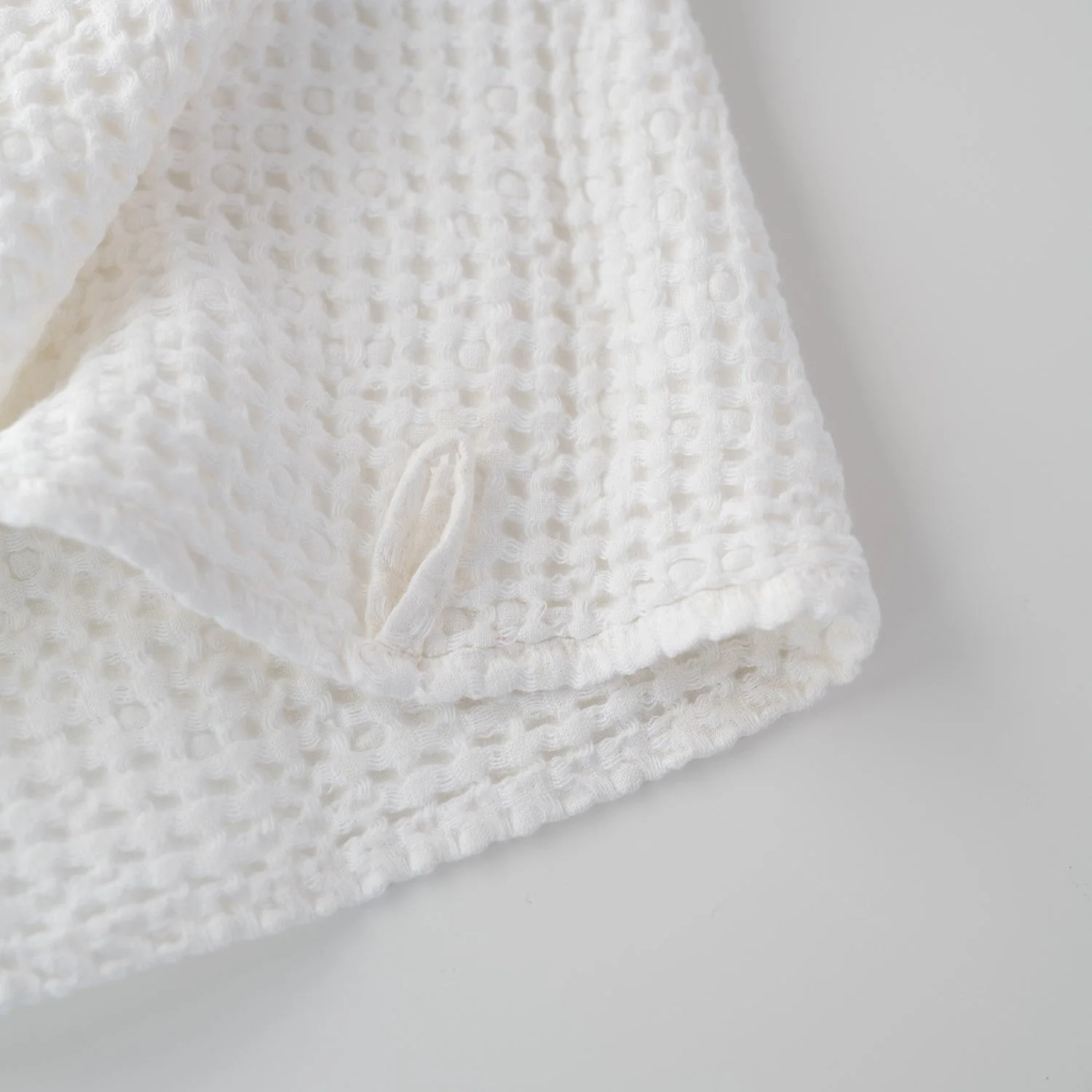 White Linen & Cotton Honeycomb Waffle Towel - Image 5