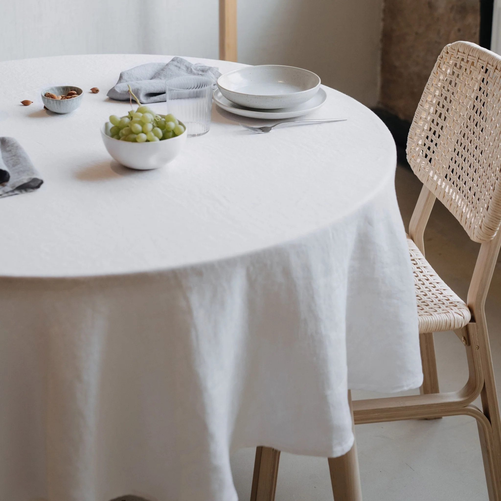 White Lightweight Linen Round Tablecloth - Image 3